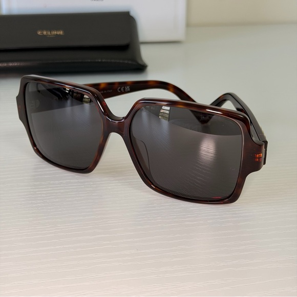 New! Celine Brown Triomphe Sunglasses with Gold Detail, CL40316U 52A, Authentic - Picture 6 of 11